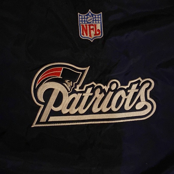 Authentic Patriots Team Apparel Wind Shirt - Picture 3 of 5